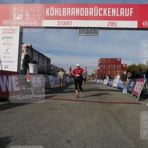 03.10.2025 - Köhlbrandbrückenlauf Matties Gatica Varas http://msf.ph/oto/9170333 03.10.2025 10:28:01 Ziel 1004, 1342, 1759, 1993, 2320, 2525, 2630, 2632 meine-sportfotos.de