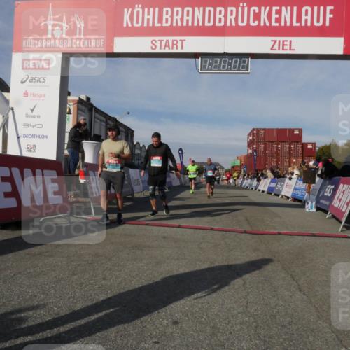 03.10.2025 - Köhlbrandbrückenlauf Matties Gatica Varas http://msf.ph/oto/9170338 03.10.2025 10:28:04 Ziel 1759, 1993, 2320, 2525, 2630, 2632, 3393 meine-sportfotos.de