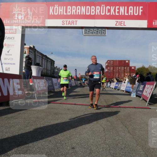 03.10.2025 - Köhlbrandbrückenlauf Matties Gatica Varas http://msf.ph/oto/9170345 03.10.2025 10:28:08 Ziel 2320, 2525, 2621, 2630, 2632, 2752, 3393 meine-sportfotos.de