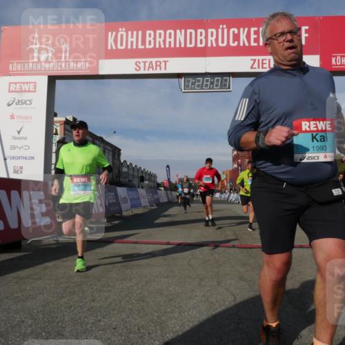 03.10.2025 - Köhlbrandbrückenlauf Matties Gatica Varas http://msf.ph/oto/9170347 03.10.2025 10:28:09 Ziel 1775, 2320, 2621, 2630, 2632, 2752, 3393 meine-sportfotos.de