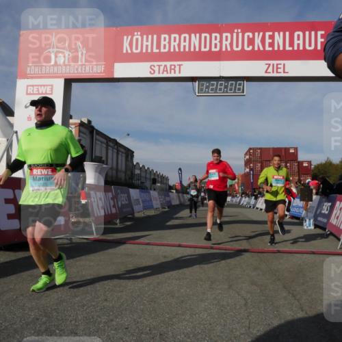 03.10.2025 - Köhlbrandbrückenlauf Matties Gatica Varas http://msf.ph/oto/9170348 03.10.2025 10:28:10 Ziel 1775, 2320, 2621, 2630, 2632, 2752, 3393, 3670 meine-sportfotos.de