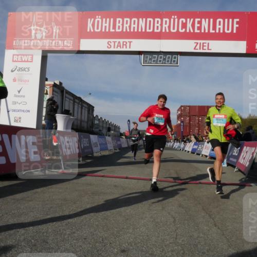 03.10.2025 - Köhlbrandbrückenlauf Matties Gatica Varas http://msf.ph/oto/9170349 03.10.2025 10:28:10 Ziel 1775, 2320, 2621, 2630, 2632, 2752, 3393, 3670 meine-sportfotos.de
