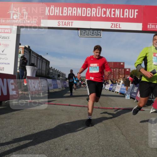 03.10.2025 - Köhlbrandbrückenlauf Matties Gatica Varas http://msf.ph/oto/9170350 03.10.2025 10:28:11 Ziel 1775, 2320, 2621, 2752, 3393, 3670 meine-sportfotos.de