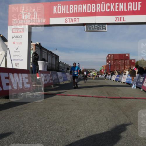 03.10.2025 - Köhlbrandbrückenlauf Matties Gatica Varas http://msf.ph/oto/9170357 03.10.2025 10:28:14 Ziel 1775, 2621, 2636, 2752, 3393, 3611, 3614, 3670 meine-sportfotos.de