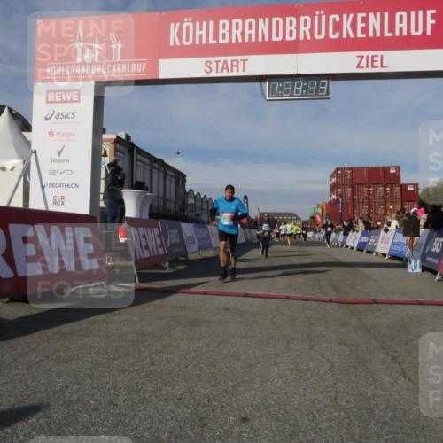 03.10.2025 - Köhlbrandbrückenlauf Matties Gatica Varas http://msf.ph/oto/9170358 03.10.2025 10:28:14 Ziel 1775, 2621, 2636, 2752, 3393, 3611, 3614, 3670 meine-sportfotos.de