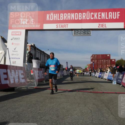 03.10.2025 - Köhlbrandbrückenlauf Matties Gatica Varas http://msf.ph/oto/9170360 03.10.2025 10:28:16 Ziel 1592, 1775, 2094, 2621, 2636, 2752, 3476, 3611, 3614, 3631, 3670 meine-sportfotos.de