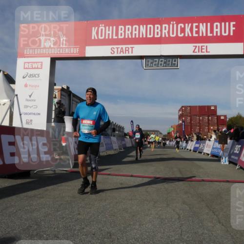 03.10.2025 - Köhlbrandbrückenlauf Matties Gatica Varas http://msf.ph/oto/9170361 03.10.2025 10:28:16 Ziel 1592, 1775, 2094, 2621, 2636, 2752, 3476, 3611, 3614, 3631, 3670 meine-sportfotos.de