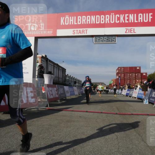 03.10.2025 - Köhlbrandbrückenlauf Matties Gatica Varas http://msf.ph/oto/9170363 03.10.2025 10:28:17 Ziel 1592, 1775, 2094, 2621, 2636, 2752, 3476, 3611, 3614, 3631, 3670 meine-sportfotos.de