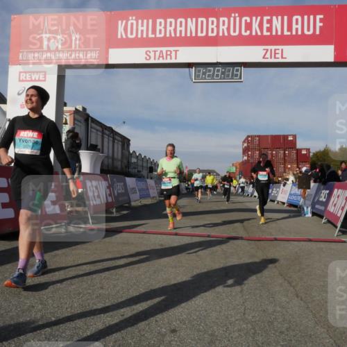 03.10.2025 - Köhlbrandbrückenlauf Matties Gatica Varas http://msf.ph/oto/9170371 03.10.2025 10:28:21 Ziel 1592, 1775, 1872, 2094, 2366, 2636, 3231, 3360, 3432, 3476, 3611, 3614, 3631, 3670 meine-sportfotos.de