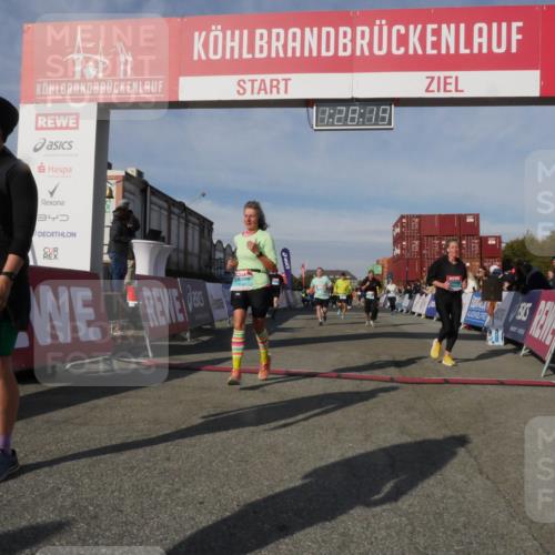 03.10.2025 - Köhlbrandbrückenlauf Matties Gatica Varas http://msf.ph/oto/9170372 03.10.2025 10:28:21 Ziel 1592, 1775, 1872, 2094, 2366, 2636, 3231, 3360, 3432, 3476, 3611, 3614, 3631, 3670 meine-sportfotos.de