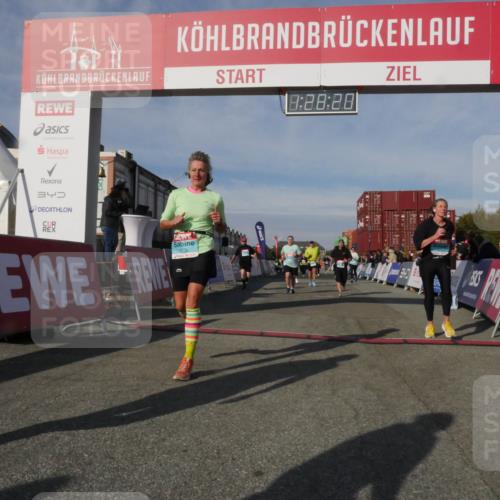 03.10.2025 - Köhlbrandbrückenlauf Matties Gatica Varas http://msf.ph/oto/9170373 03.10.2025 10:28:22 Ziel 1592, 1872, 2094, 2366, 2636, 2869, 2870, 3231, 3360, 3398, 3399, 3432, 3476, 3611, 3614, 3631, 3670 meine-sportfotos.de
