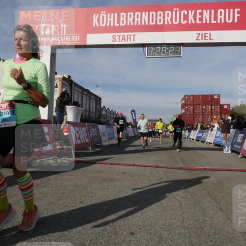 03.10.2025 - Köhlbrandbrückenlauf Matties Gatica Varas http://msf.ph/oto/9170375 03.10.2025 10:28:23 Ziel 1592, 1872, 2094, 2366, 2636, 2869, 2870, 3231, 3360, 3398, 3399, 3432, 3476, 3611, 3614, 3631 meine-sportfotos.de