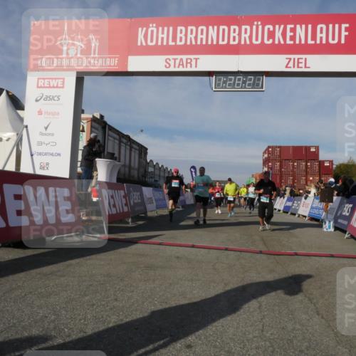 03.10.2025 - Köhlbrandbrückenlauf Matties Gatica Varas http://msf.ph/oto/9170376 03.10.2025 10:28:23 Ziel 1592, 1872, 2094, 2366, 2636, 2869, 2870, 3231, 3360, 3398, 3399, 3432, 3476, 3611, 3614, 3631 meine-sportfotos.de