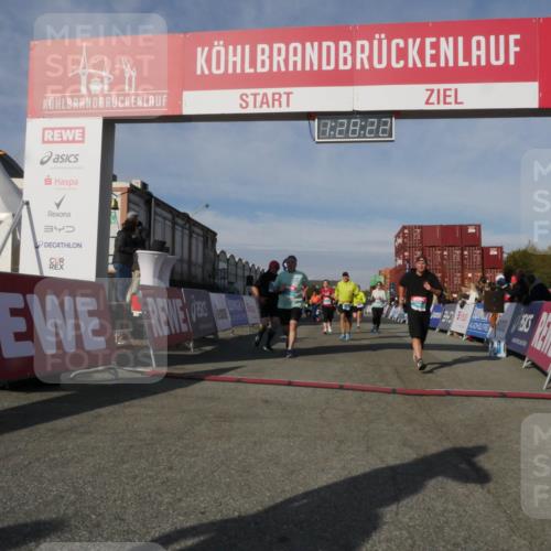 03.10.2025 - Köhlbrandbrückenlauf Matties Gatica Varas http://msf.ph/oto/9170377 03.10.2025 10:28:24 Ziel 1579, 1592, 1872, 2094, 2366, 2636, 2869, 2870, 3231, 3360, 3398, 3399, 3432, 3476, 3611, 3614, 3631 meine-sportfotos.de