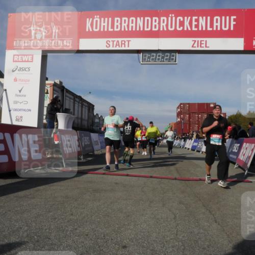 03.10.2025 - Köhlbrandbrückenlauf Matties Gatica Varas http://msf.ph/oto/9170379 03.10.2025 10:28:25 Ziel 1579, 1592, 1872, 2094, 2366, 2869, 2870, 3161, 3231, 3360, 3398, 3399, 3432, 3476, 3611, 3614, 3631 meine-sportfotos.de