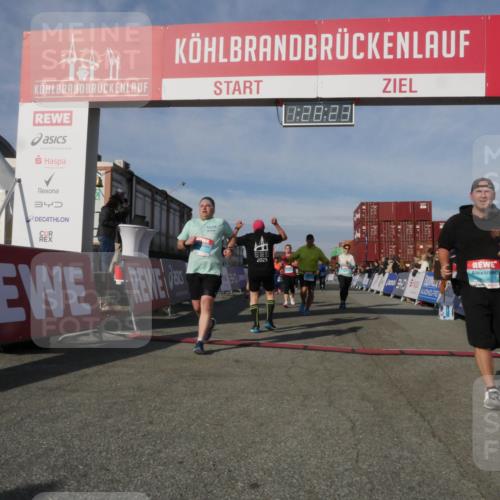 03.10.2025 - Köhlbrandbrückenlauf Matties Gatica Varas http://msf.ph/oto/9170380 03.10.2025 10:28:25 Ziel 1579, 1592, 1872, 2094, 2366, 2869, 2870, 3161, 3231, 3360, 3398, 3399, 3432, 3476, 3611, 3614, 3631 meine-sportfotos.de
