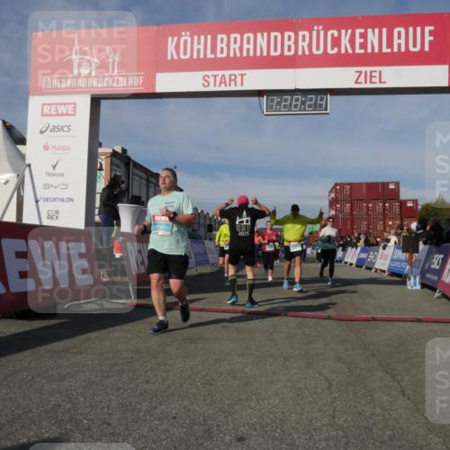 03.10.2025 - Köhlbrandbrückenlauf Matties Gatica Varas http://msf.ph/oto/9170381 03.10.2025 10:28:25 Ziel 1579, 1592, 1872, 2094, 2366, 2869, 2870, 3161, 3231, 3360, 3398, 3399, 3432, 3476, 3611, 3614, 3631 meine-sportfotos.de