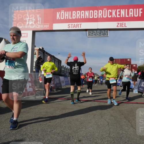 03.10.2025 - Köhlbrandbrückenlauf Matties Gatica Varas http://msf.ph/oto/9170384 03.10.2025 10:28:27 Ziel 1579, 1592, 1872, 1910, 2094, 2366, 2869, 2870, 3161, 3231, 3360, 3398, 3399, 3432, 3476, 3631 meine-sportfotos.de