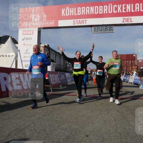 03.10.2025 - Köhlbrandbrückenlauf Matties Gatica Varas http://msf.ph/oto/9170400 03.10.2025 10:28:35 Ziel 1579, 1713, 1910, 2409, 3013, 3161 meine-sportfotos.de