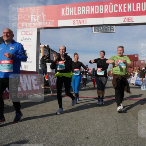 03.10.2025 - Köhlbrandbrückenlauf Matties Gatica Varas http://msf.ph/oto/9170401 03.10.2025 10:28:35 Ziel 1579, 1713, 1910, 2409, 3013, 3161 meine-sportfotos.de