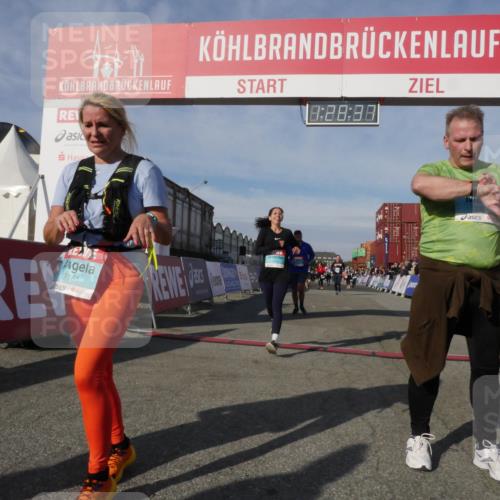 03.10.2025 - Köhlbrandbrückenlauf Matties Gatica Varas http://msf.ph/oto/9170409 03.10.2025 10:28:39 Ziel 1713, 1765, 1896, 1897, 2216, 2409, 3013, 3054, 3483 meine-sportfotos.de