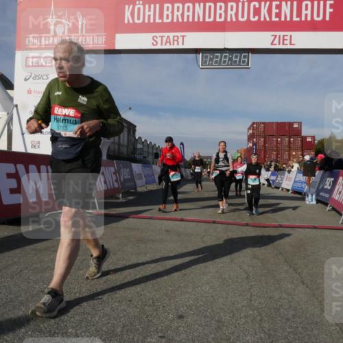 03.10.2025 - Köhlbrandbrückenlauf Matties Gatica Varas http://msf.ph/oto/9170428 03.10.2025 10:28:48 Ziel 1765, 1863, 1896, 1897, 2090, 2216, 2339, 3054, 3483 meine-sportfotos.de