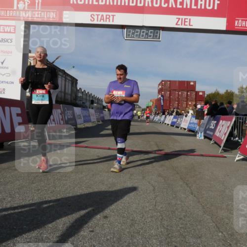 03.10.2025 - Köhlbrandbrückenlauf Matties Gatica Varas http://msf.ph/oto/9170438 03.10.2025 10:28:53 Ziel 1748, 1863, 2090, 2263, 2264, 2339 meine-sportfotos.de