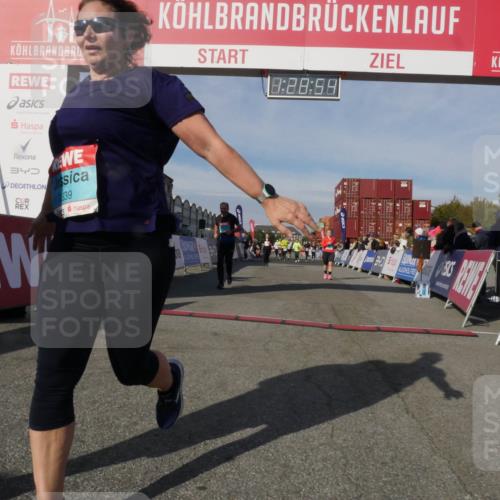 03.10.2025 - Köhlbrandbrückenlauf Matties Gatica Varas http://msf.ph/oto/9170444 03.10.2025 10:28:55 Ziel 1394, 1577, 1748, 1863, 2090, 2263, 2264, 2493 meine-sportfotos.de