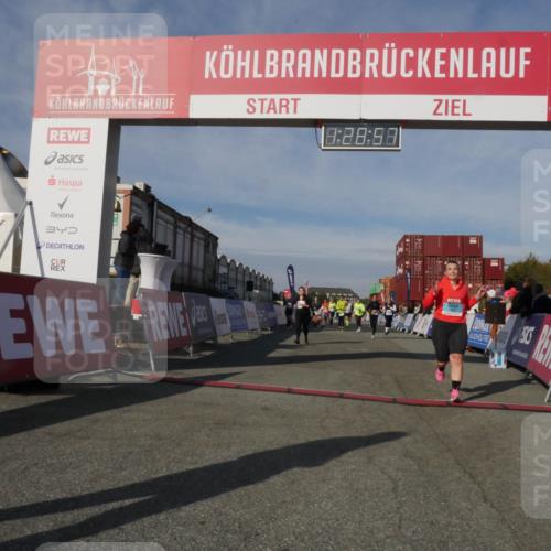 03.10.2025 - Köhlbrandbrückenlauf Matties Gatica Varas http://msf.ph/oto/9170451 03.10.2025 10:28:59 Ziel 1348, 1394, 1454, 1577, 1748, 1863, 2263, 2264, 2493, 3292, 3293, 3612 meine-sportfotos.de