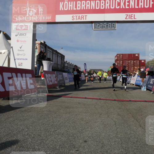 03.10.2025 - Köhlbrandbrückenlauf Matties Gatica Varas http://msf.ph/oto/9170456 03.10.2025 10:29:01 Ziel 1348, 1394, 1454, 1577, 1748, 2263, 2264, 2493, 3292, 3293, 3612 meine-sportfotos.de