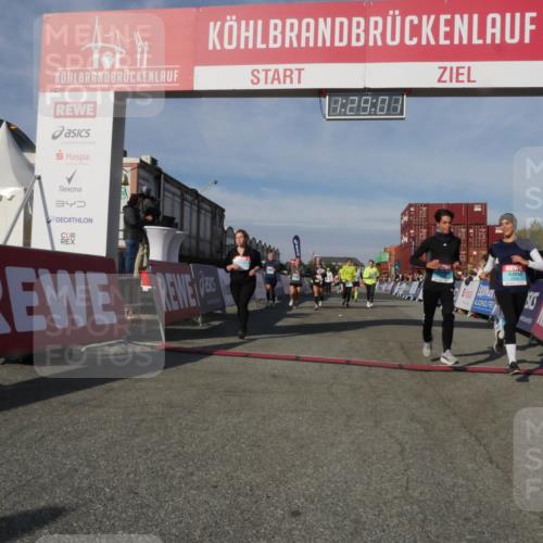 03.10.2025 - Köhlbrandbrückenlauf Matties Gatica Varas http://msf.ph/oto/9170458 03.10.2025 10:29:02 Ziel 1348, 1394, 1454, 1577, 1748, 2177, 2263, 2264, 2493, 2922, 3292, 3293, 3612 meine-sportfotos.de