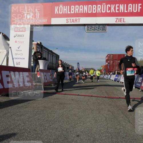 03.10.2025 - Köhlbrandbrückenlauf Matties Gatica Varas http://msf.ph/oto/9170459 03.10.2025 10:29:03 Ziel 1348, 1394, 1454, 1577, 1748, 2177, 2492, 2493, 2922, 3292, 3293, 3612 meine-sportfotos.de