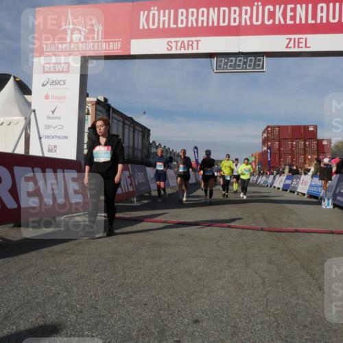 03.10.2025 - Köhlbrandbrückenlauf Matties Gatica Varas http://msf.ph/oto/9170463 03.10.2025 10:29:05 Ziel 1348, 1394, 1454, 1577, 2177, 2492, 2493, 2922, 3292, 3293, 3612 meine-sportfotos.de