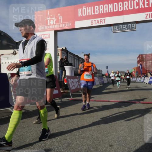 03.10.2025 - Köhlbrandbrückenlauf Matties Gatica Varas http://msf.ph/oto/9170476 03.10.2025 10:29:11 Ziel 2035, 2177, 2375, 2492, 2845, 2922 meine-sportfotos.de