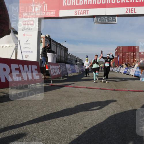 03.10.2025 - Köhlbrandbrückenlauf Matties Gatica Varas http://msf.ph/oto/9170480 03.10.2025 10:29:13 Ziel 2035, 2177, 2375, 2492, 2845, 2922 meine-sportfotos.de
