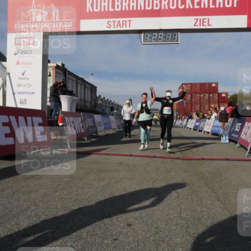 03.10.2025 - Köhlbrandbrückenlauf Matties Gatica Varas http://msf.ph/oto/9170481 03.10.2025 10:29:13 Ziel 2035, 2177, 2375, 2492, 2845, 2922 meine-sportfotos.de