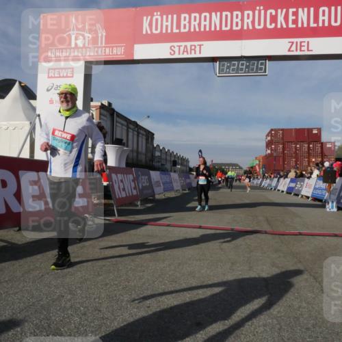 03.10.2025 - Köhlbrandbrückenlauf Matties Gatica Varas http://msf.ph/oto/9170488 03.10.2025 10:29:17 Ziel 1942, 2035, 2163, 2375, 2845 meine-sportfotos.de
