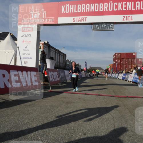 03.10.2025 - Köhlbrandbrückenlauf Matties Gatica Varas http://msf.ph/oto/9170490 03.10.2025 10:29:18 Ziel 1942, 2035, 2163, 2375, 2845 meine-sportfotos.de
