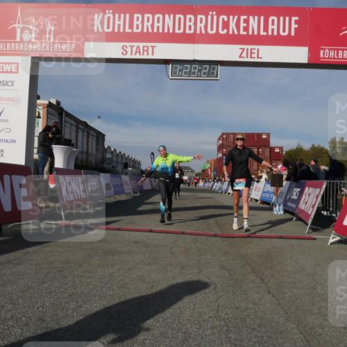 03.10.2025 - Köhlbrandbrückenlauf Matties Gatica Varas http://msf.ph/oto/9170501 03.10.2025 10:29:23 Ziel 1781, 1942, 2035, 2163, 2835, 2845 meine-sportfotos.de