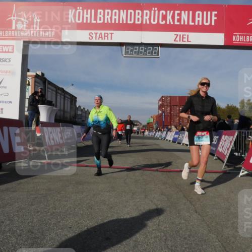 03.10.2025 - Köhlbrandbrückenlauf Matties Gatica Varas http://msf.ph/oto/9170503 03.10.2025 10:29:24 Ziel 1781, 1942, 2163, 2835 meine-sportfotos.de