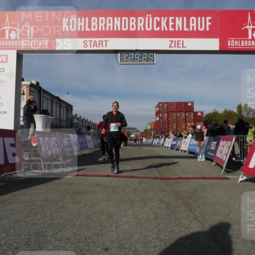 03.10.2025 - Köhlbrandbrückenlauf Matties Gatica Varas http://msf.ph/oto/9170509 03.10.2025 10:29:27 Ziel 1781, 1942, 2163, 2258, 2321, 2835 meine-sportfotos.de