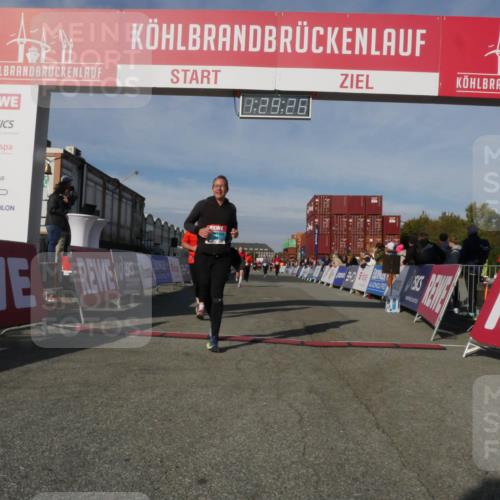 03.10.2025 - Köhlbrandbrückenlauf Matties Gatica Varas http://msf.ph/oto/9170510 03.10.2025 10:29:27 Ziel 1781, 1942, 2163, 2258, 2321, 2835 meine-sportfotos.de