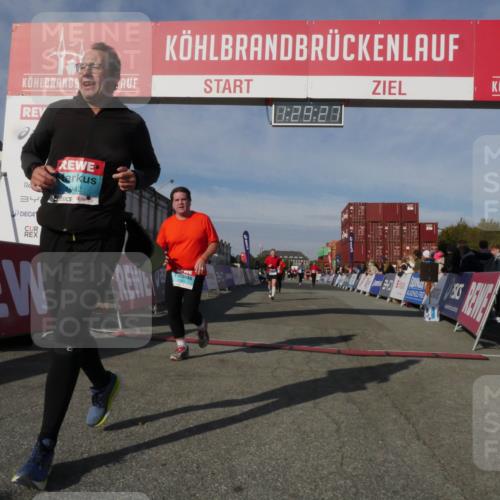 03.10.2025 - Köhlbrandbrückenlauf Matties Gatica Varas http://msf.ph/oto/9170513 03.10.2025 10:29:29 Ziel 1781, 2258, 2321, 2835 meine-sportfotos.de