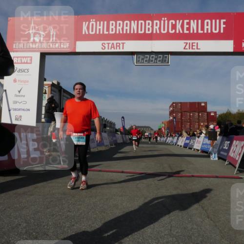 03.10.2025 - Köhlbrandbrückenlauf Matties Gatica Varas http://msf.ph/oto/9170514 03.10.2025 10:29:29 Ziel 1781, 2258, 2321, 2835 meine-sportfotos.de