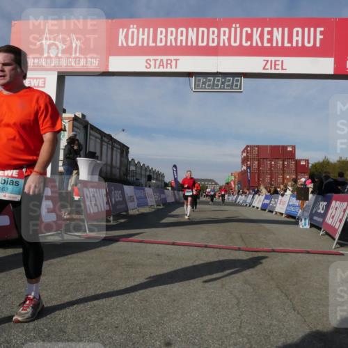 03.10.2025 - Köhlbrandbrückenlauf Matties Gatica Varas http://msf.ph/oto/9170516 03.10.2025 10:29:30 Ziel 1781, 2258, 2321, 2835 meine-sportfotos.de