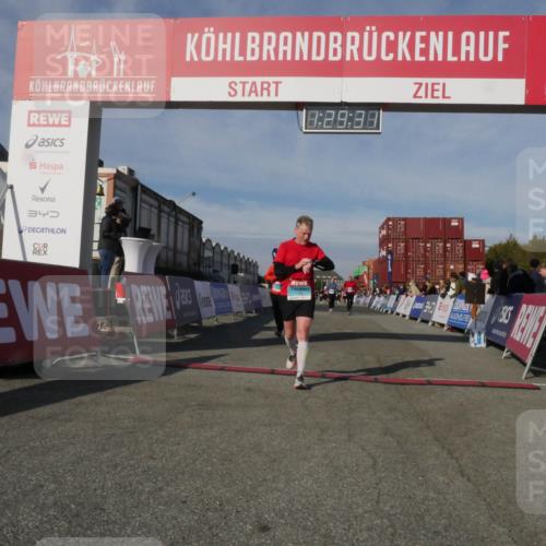03.10.2025 - Köhlbrandbrückenlauf Matties Gatica Varas http://msf.ph/oto/9170521 03.10.2025 10:29:33 Ziel 1791, 2258, 2321, 2835 meine-sportfotos.de