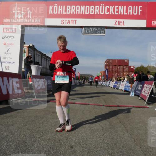 03.10.2025 - Köhlbrandbrückenlauf Matties Gatica Varas http://msf.ph/oto/9170524 03.10.2025 10:29:34 Ziel 1791, 2258, 2321, 2835 meine-sportfotos.de