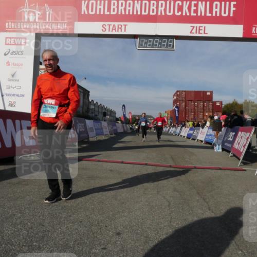 03.10.2025 - Köhlbrandbrückenlauf Matties Gatica Varas http://msf.ph/oto/9170529 03.10.2025 10:29:36 Ziel 1791, 2258, 2321 meine-sportfotos.de