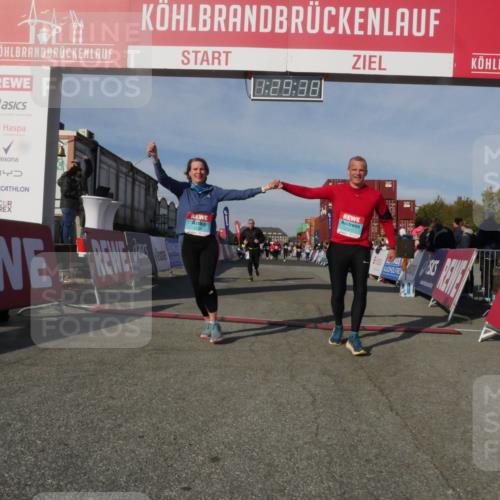 03.10.2025 - Köhlbrandbrückenlauf Matties Gatica Varas http://msf.ph/oto/9170537 03.10.2025 10:29:40 Ziel 1791, 1824, 2526, 2557, 2769 meine-sportfotos.de