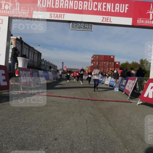 03.10.2025 - Köhlbrandbrückenlauf Matties Gatica Varas http://msf.ph/oto/9170554 03.10.2025 10:29:48 Ziel 1552, 1824, 2070, 2135, 2204, 2526, 2534, 2557, 2769, 3754 meine-sportfotos.de